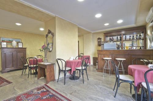 Hotel Valentini Inn Фолиньо Экстерьер фото