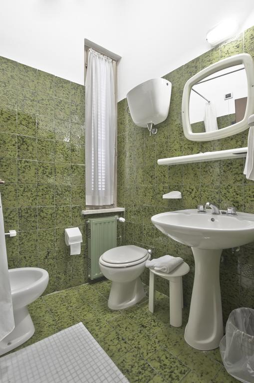 Hotel Valentini Inn Фолиньо Экстерьер фото