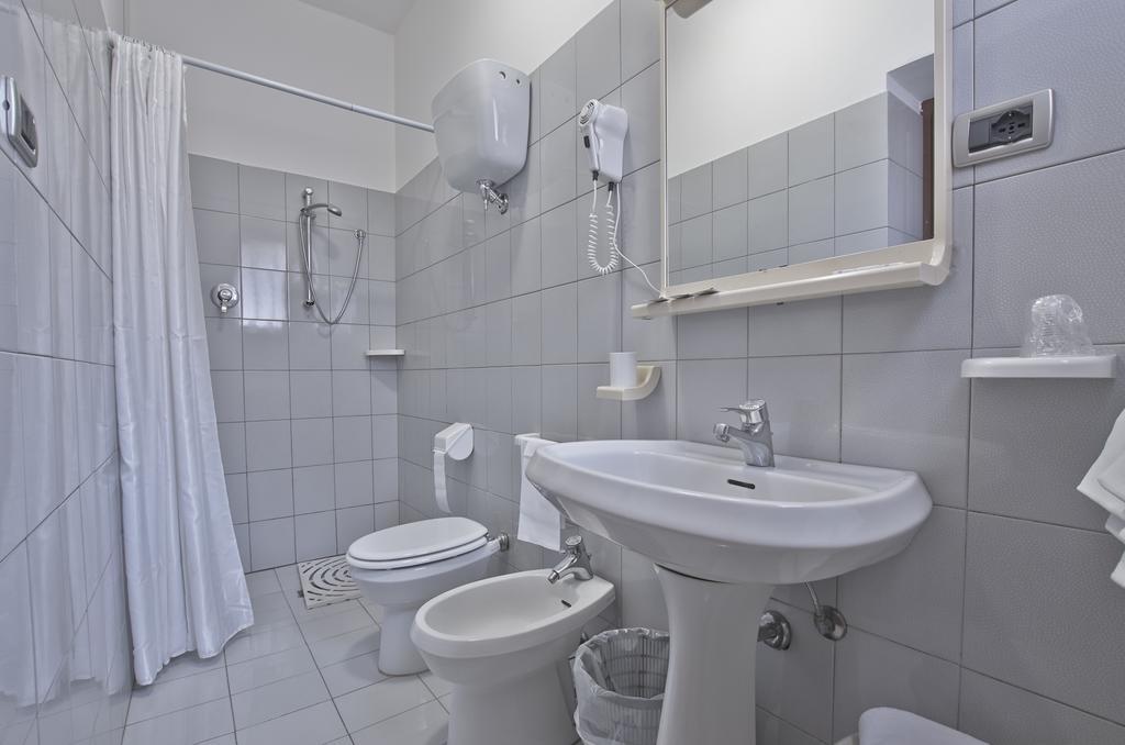 Hotel Valentini Inn Фолиньо Номер фото